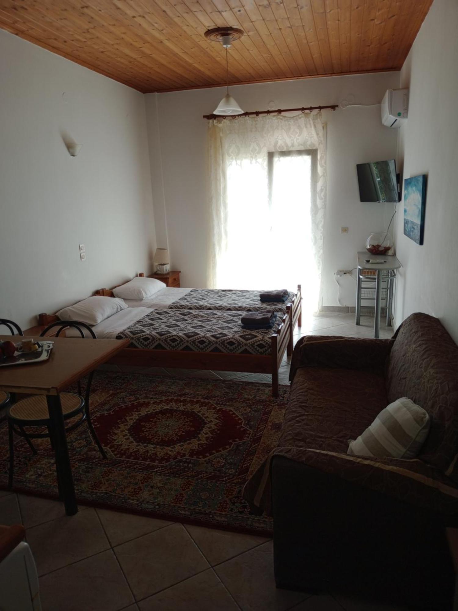 Iliana Apartment *